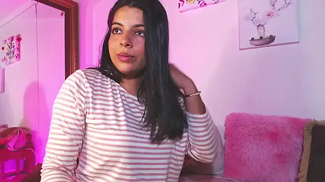 ALEXEESS – webcam model profile photo Image 15