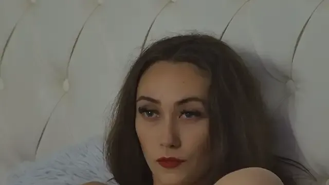 ami_sweet_18 – webcam model profile photo Image 18