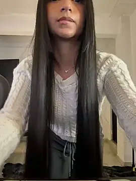 sarakinsly – webcam model profile photo Image 15