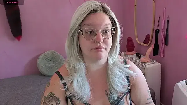 someone_sweet – webcam model profile photo Image 4