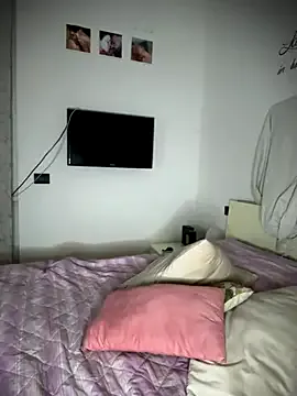 Earth_001 – webcam model profile photo Image 9