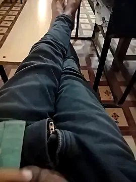 DomManlyGuy – webcam model profile photo Image 18