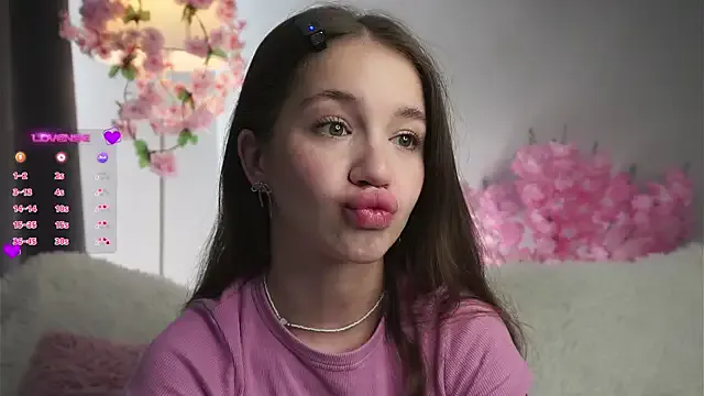 NORA_NEKO_2_2 – webcam model profile photo Image 3