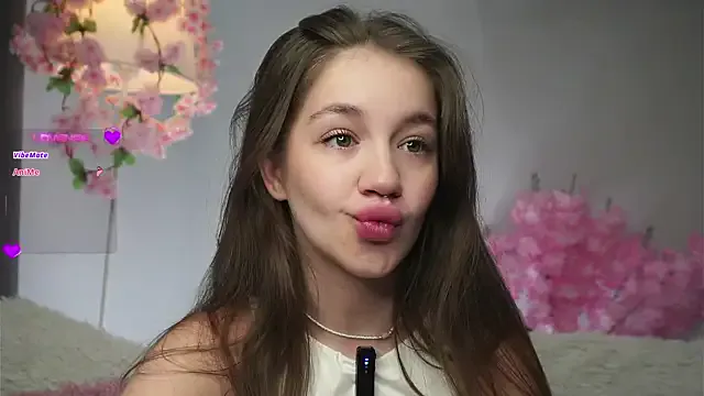 NORA_NEKO_2_2 – webcam model profile photo Image 4