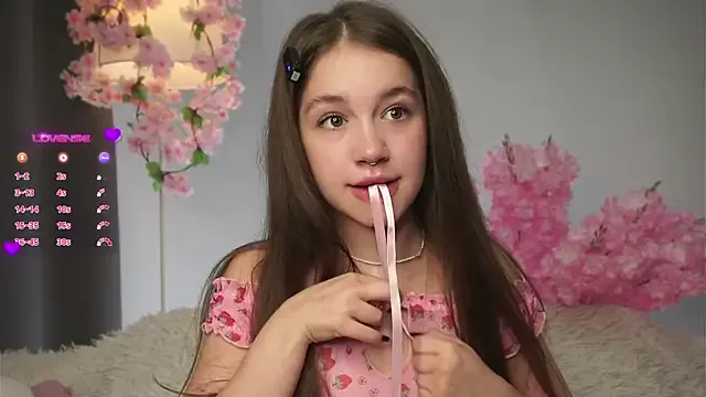 NORA_NEKO_2_2 – webcam model profile photo Image 9