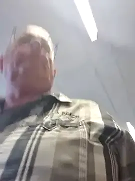 bisexualmilf – webcam model profile photo Image 13