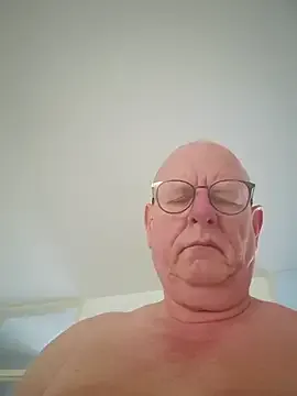 bisexualmilf – webcam model profile photo Image 16