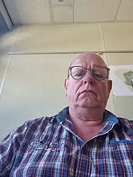 bisexualmilf – webcam model profile photo Image 17