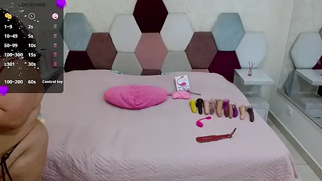 Freya_Mikaelson – webcam model profile photo Image 13