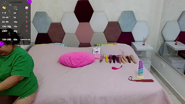 Freya_Mikaelson – webcam model profile photo Image 17