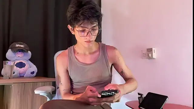 PabloArena – webcam model profile photo Image 3