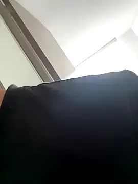 Charlotte_18 – webcam model profile photo Image 13