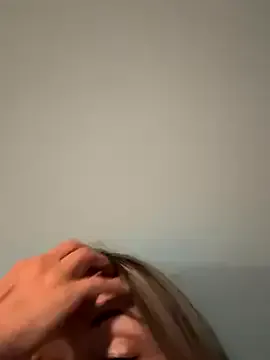 skinny_candy18 – webcam model profile photo Image 12