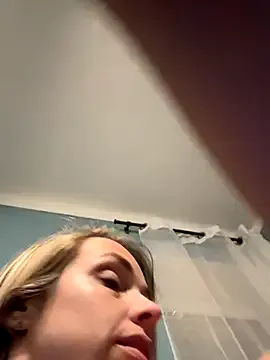 skinny_candy18 – webcam model profile photo Image 19