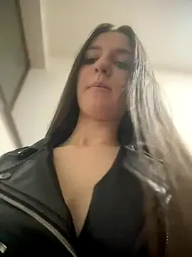 roouse – webcam model profile photo Image 14