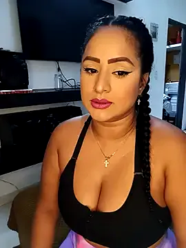 Alice – webcam model profile photo Image 3