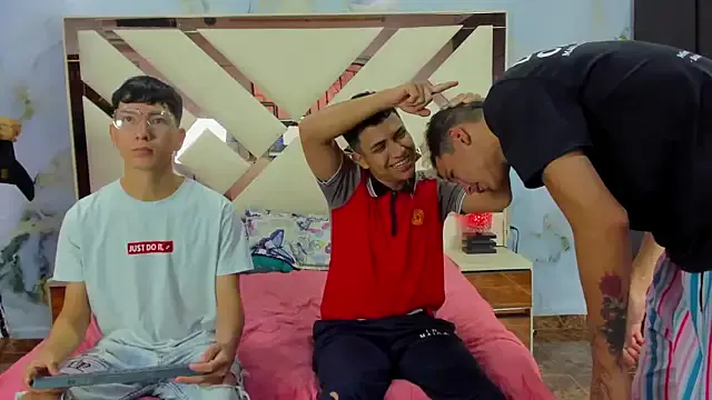 Averange_boys_X Image 3