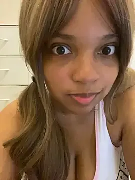 nelly_shyn – webcam model profile photo Image 5