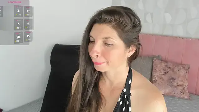 margotdeville – webcam model profile photo Image 2