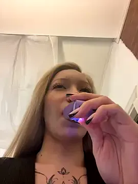 loving_ladies – webcam model profile photo Image 10