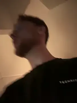 starvingo2002 – webcam model profile photo Image 11