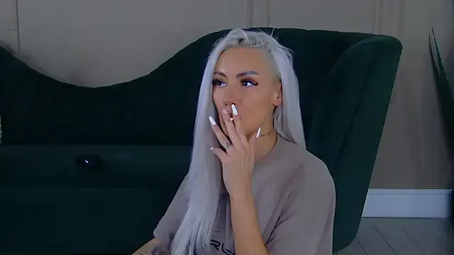 elizabethennals – webcam model profile photo Image 12