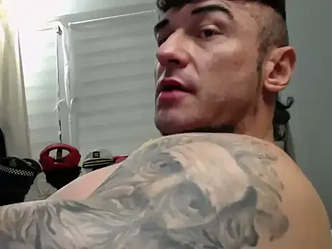 PabloArena – webcam model profile photo Image 10