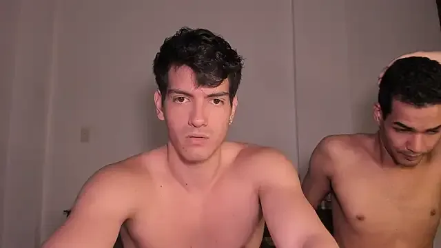 little_show_sexy – webcam model profile photo Image 4