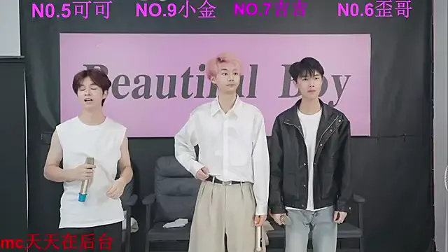 Charlotte_18 – webcam model profile photo Image 16