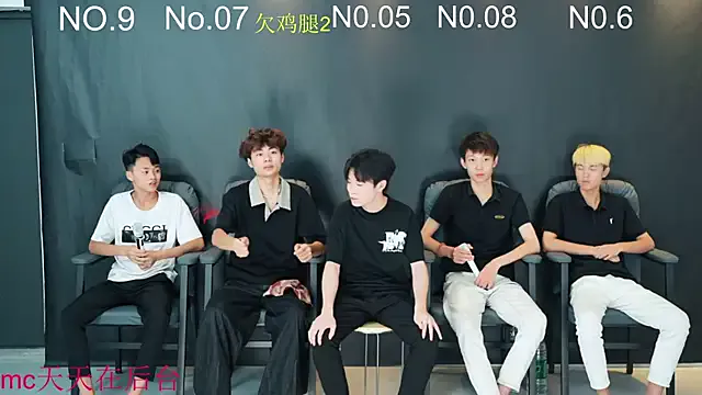 Charlotte_18 – webcam model profile photo Image 2