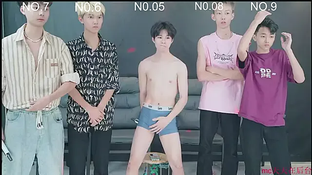 Charlotte_18 – webcam model profile photo Image 5