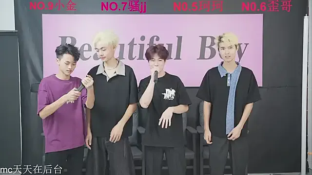 Charlotte_18 – webcam model profile photo Image 8