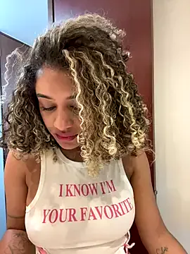 pusichka_ – webcam model profile photo Image 17