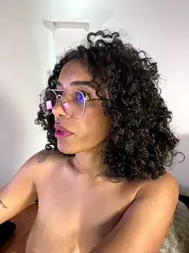 pusichka_ – webcam model profile photo Image 4