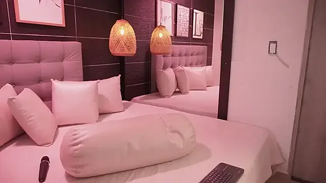 PabloArena – webcam model profile photo Image 2