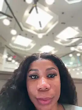 nicolelevis – webcam model profile photo Image 2