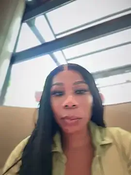 nicolelevis – webcam model profile photo Image 4