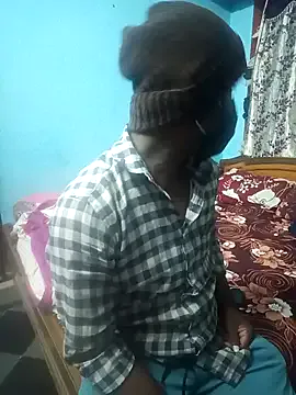 QYBOYS-001 – webcam model profile photo Image 10