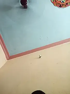 QYBOYS-001 – webcam model profile photo Image 3