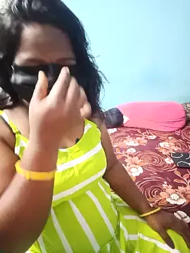 QYBOYS-001 – webcam model profile photo Image 9