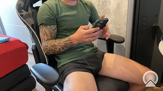 someone_sweet – webcam model profile photo Image 4