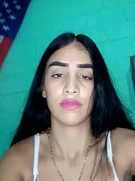 roouse – webcam model profile photo Image 12