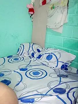 roouse – webcam model profile photo Image 15