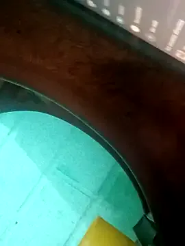 roouse – webcam model profile photo Image 3