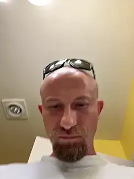 hornyshow_tv – webcam model profile photo Image 5