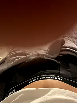 kai101010 – webcam model profile photo Image 2