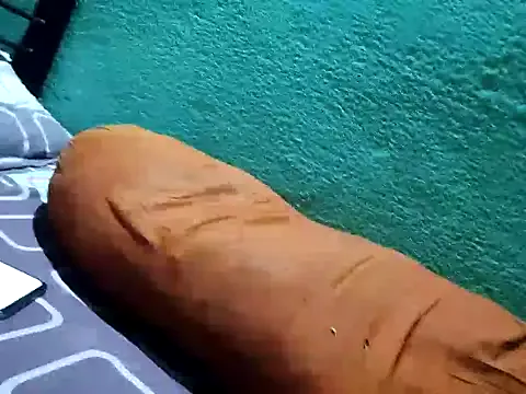 bisexualmilf – webcam model profile photo Image 10