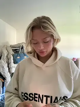 PumaShyXD – webcam model profile photo Image 17