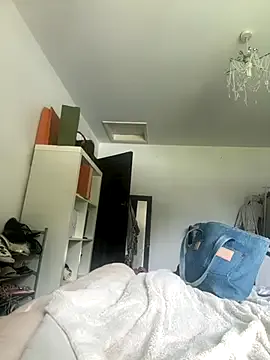 PumaShyXD – webcam model profile photo Image 3