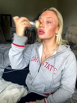 PumaShyXD – webcam model profile photo Image 8